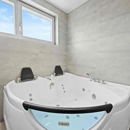 펜션 Palma - Am Fuer 6 Personen By Interhome 풀라