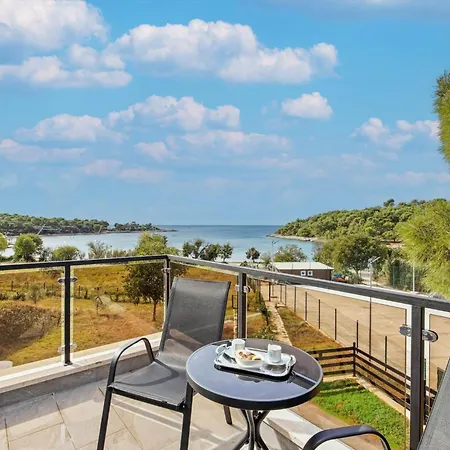 Palma - Am Fuer 6 Personen By Interhome